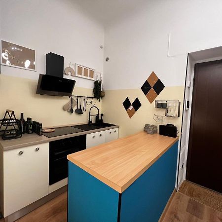 Regina Milano Ai Navigli - Sky Tv, Wifi And Breakfast Box Apartment Bagian luar foto