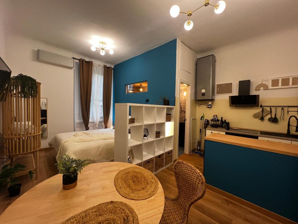 Regina Milano Ai Navigli - Sky Tv, Wifi And Breakfast Box Apartment Bagian luar foto