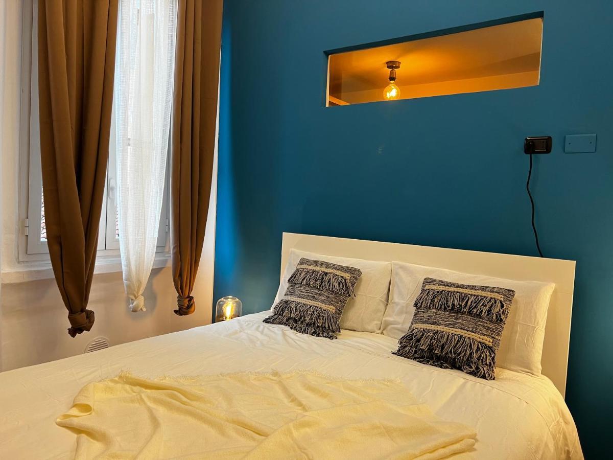 Regina Milano Ai Navigli - Sky Tv, Wifi And Breakfast Box Apartment Bagian luar foto