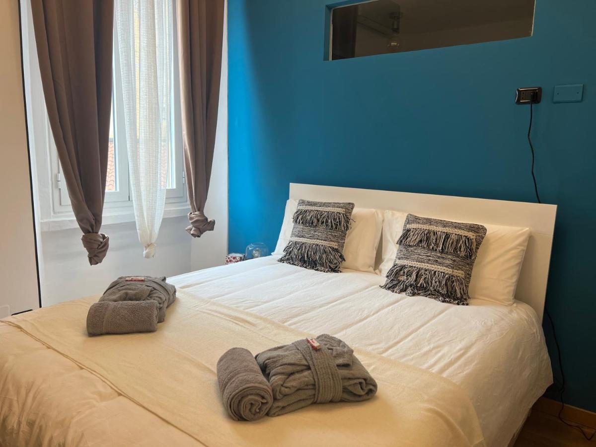 Regina Milano Ai Navigli - Sky Tv, Wifi And Breakfast Box Apartment Bagian luar foto