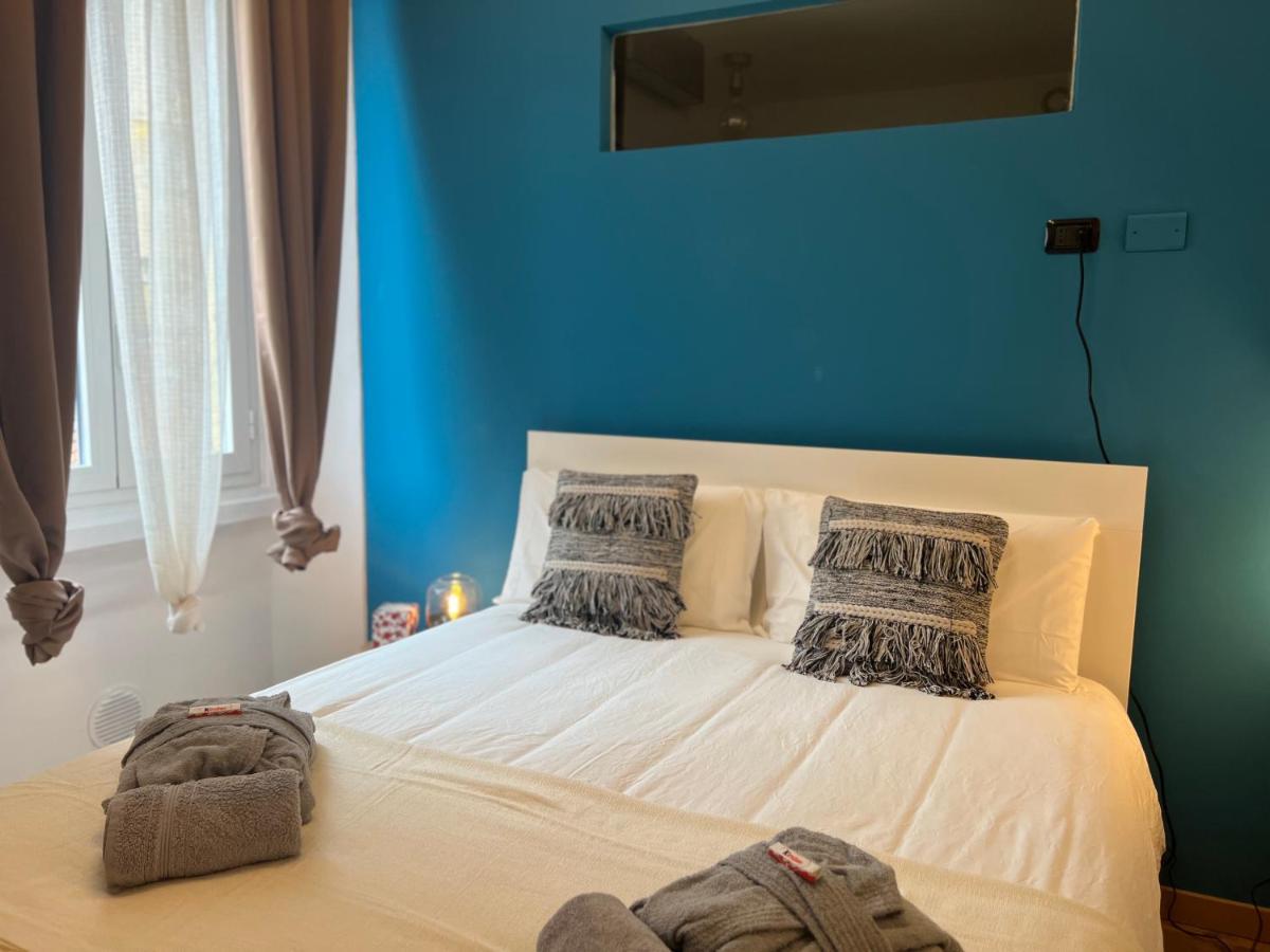 Regina Milano Ai Navigli - Sky Tv, Wifi And Breakfast Box Apartment Bagian luar foto